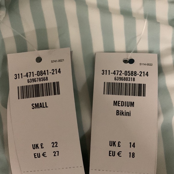 striped white and light blue Hollister bathing suit - Picture 3 of 3